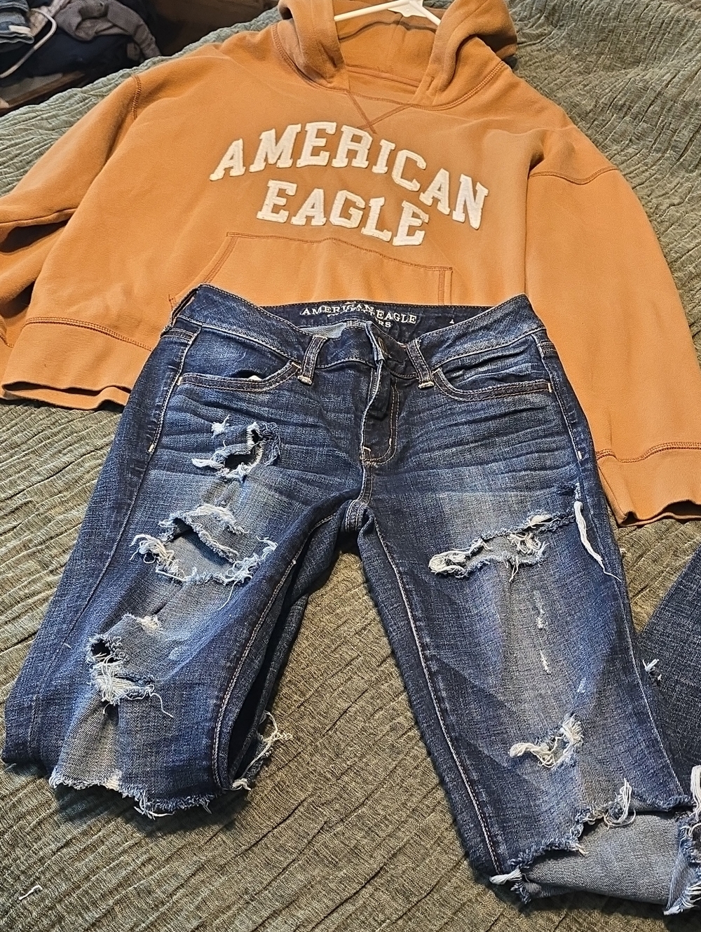 Set American Eagle Outfitters Distressed Women's Jeans & Hoodie Like New S/m
